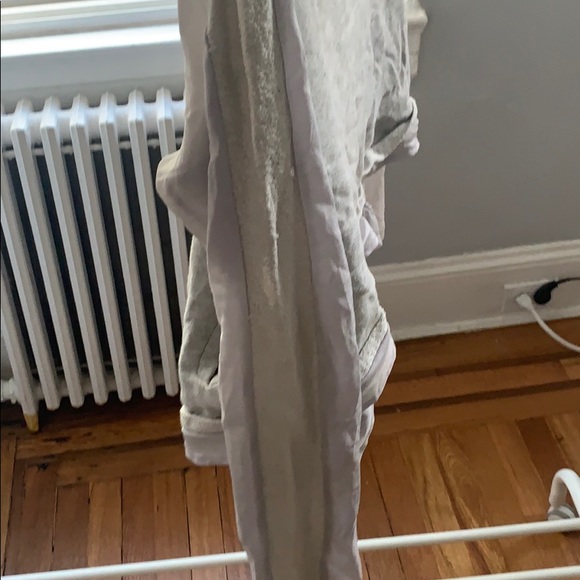 71 Stanton - Pretty, open front sweatshirt - Picture 4 of 10